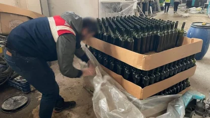 Bursa İznik’te kaçak içki imalathanesine darbe