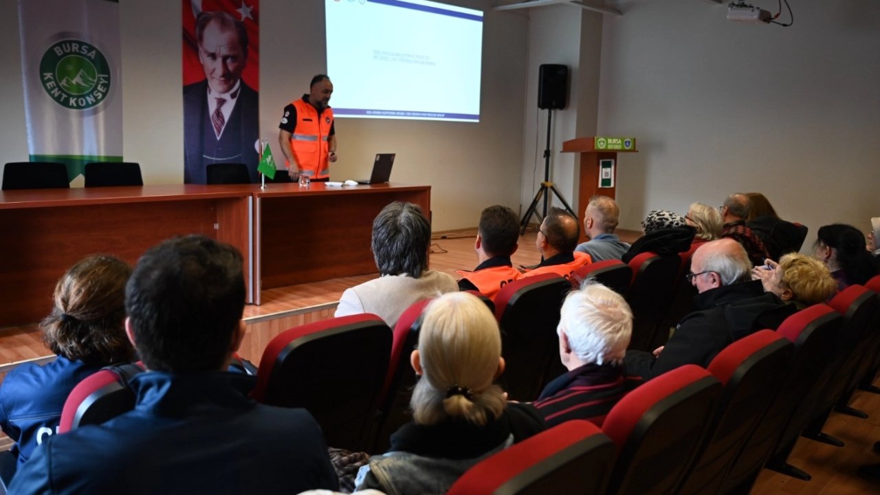 Bursa Kent Konseyi afetle mücadele ediyor