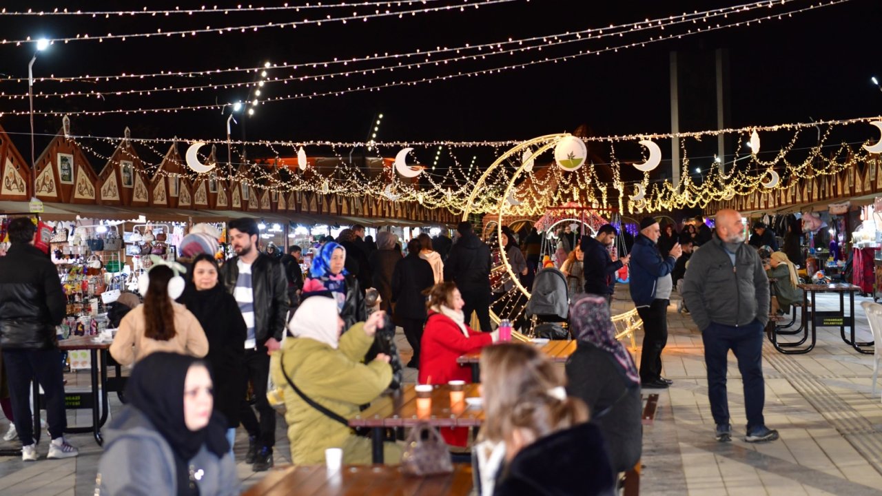 Bursa Osmangazi Belediyesi’nden meydanlarda Ramazan bereketi