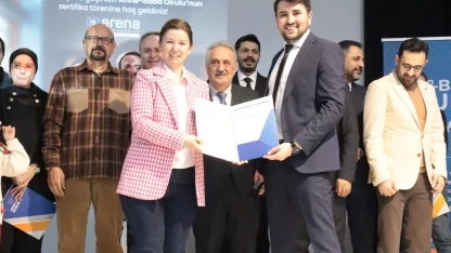 Bursa'da 'Arena Anne Baba Okulu'nda sertifika heyecanı