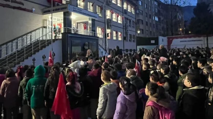 Bursa'da deprem şehitleri için saygı duruşu