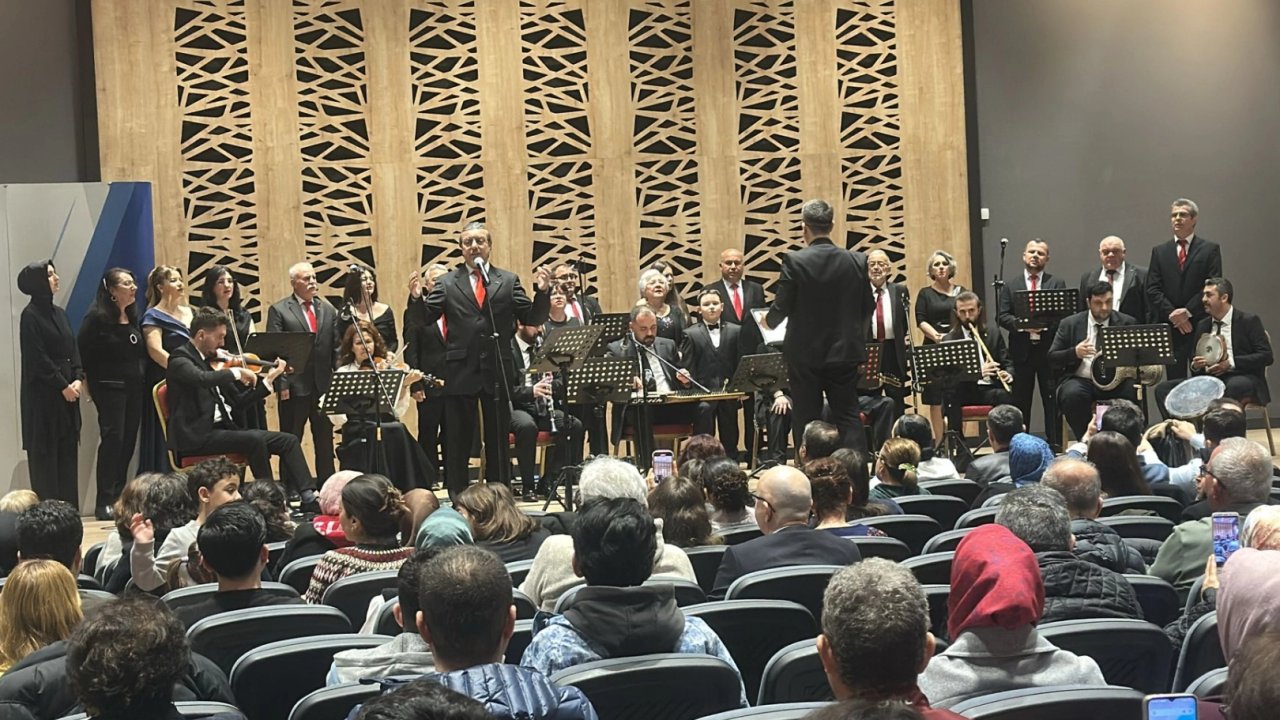 Bursa'da 'Kalpten Dile Ezgiler' konserine yoğun ilgi