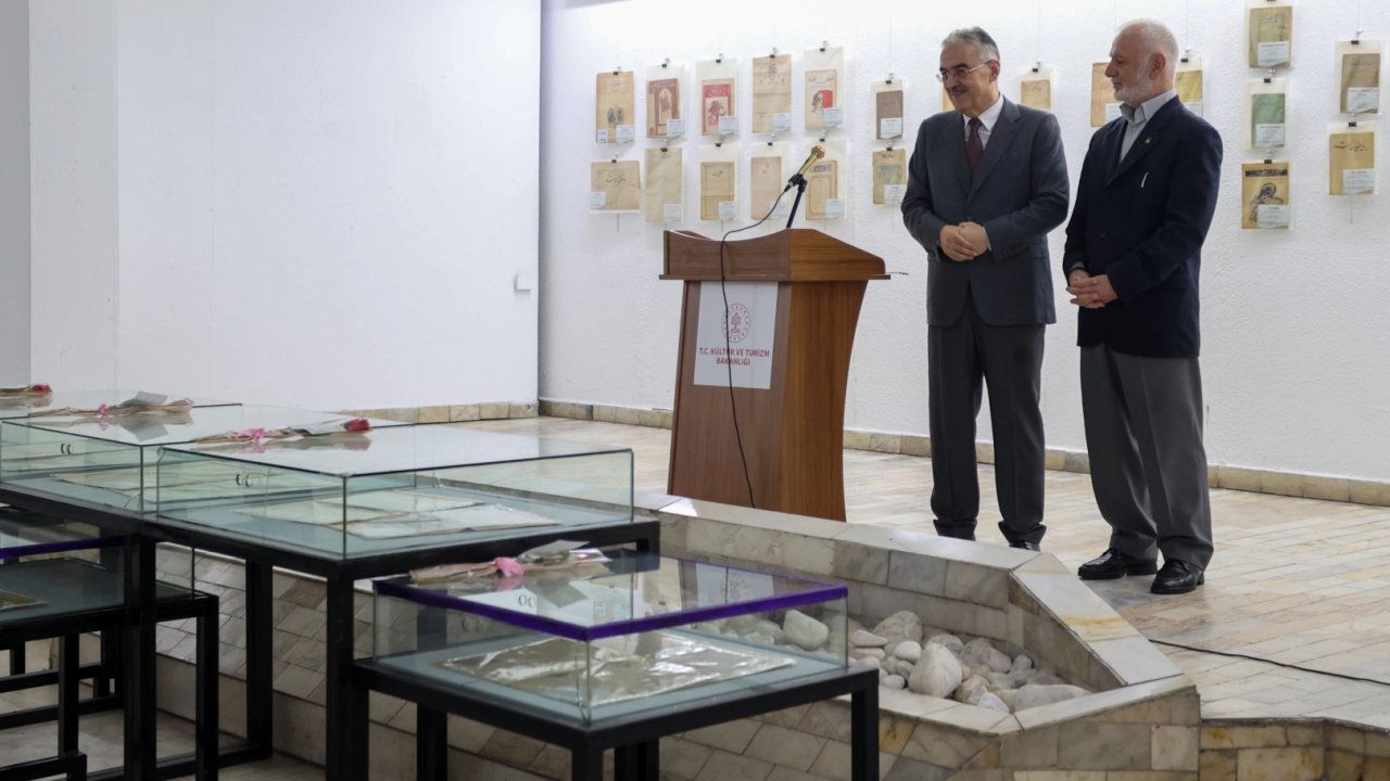 Bursa’da Osmanlıca dergi ve gazete sergisi açıldı