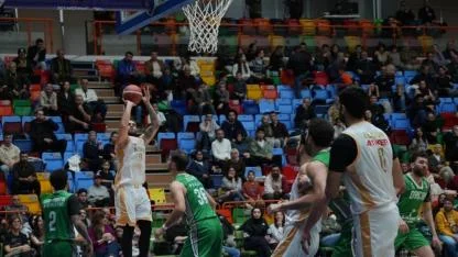 Büyükşehir evinde rahat kazandı 84-55