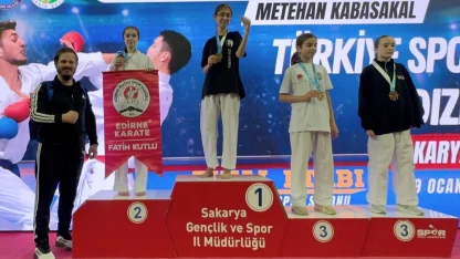 Deniz Cansu Karabulut Türkiye Yıldızlar Karate Ligi 2.’si oldu