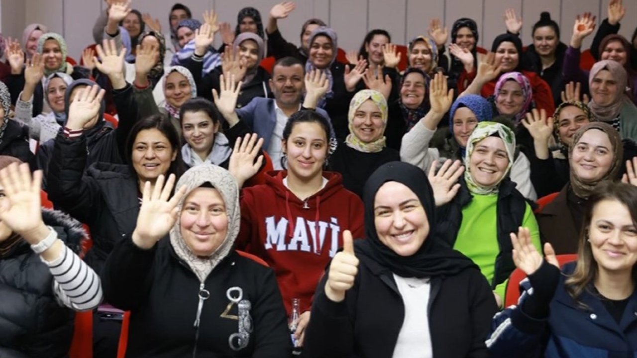 Denizli Büyükşehir ile yüzmeyi öğrendiler