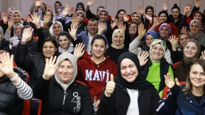 Denizli Büyükşehir ile yüzmeyi öğrendiler