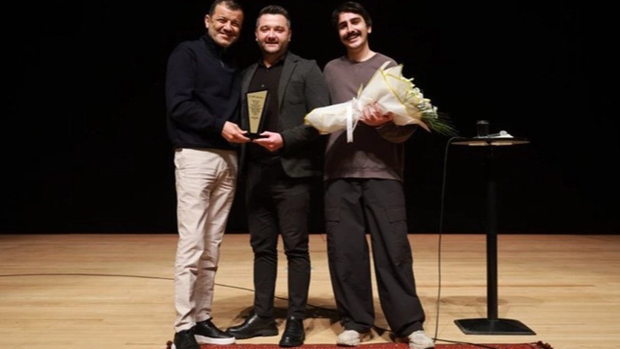 Denizli’de mizahın zirvesi “Komedi Sahnesi”