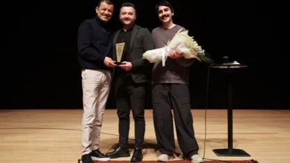 Denizli’de mizahın zirvesi “Komedi Sahnesi”