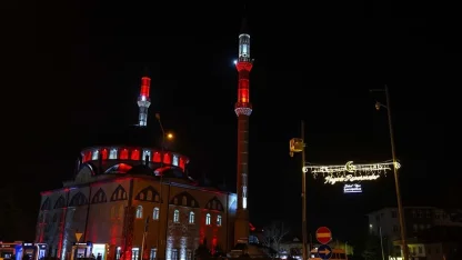 Denizli’de ramazan coşkusu ışıklarla taçlandı