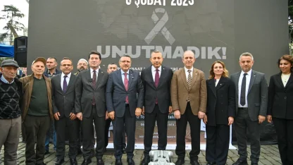 Depremde can veren vatandaşlar Trabzon'da anıldı