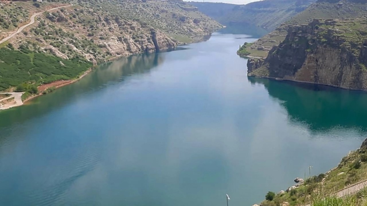 Dicle Barajı'nda kontrollü su tahliyesi