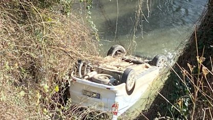 Düzce Akçakoca’da otomobil dere yatağına yuvarlandı