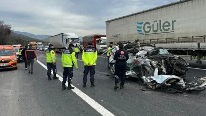 Düzce’de otoyolda feci kaza: 1 ölü, 1 yaralı