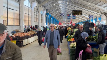 Düzce’de Ramazanın ilk gününde pazar yoğunluğu
