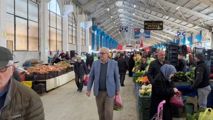 Düzce’de Ramazanın ilk gününde pazar yoğunluğu