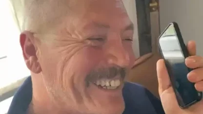 Düzceli muhtardan telefon satıcısına esprili yanıt... Kargo mu, karga mı?