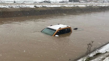 Edirne'de kanala uçan otomobilin sürücüsünün cansız bedeni bulundu
