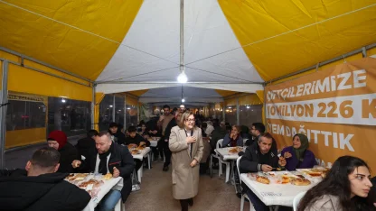 Gaziantep'te Ramazan Sokağı gönül sofrasına dönüştü