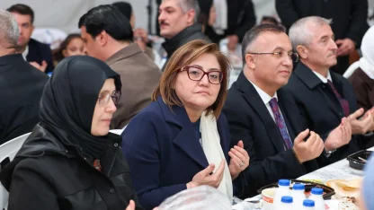 Gaziantep'ten Halep'te 10 bin kişilik iftar