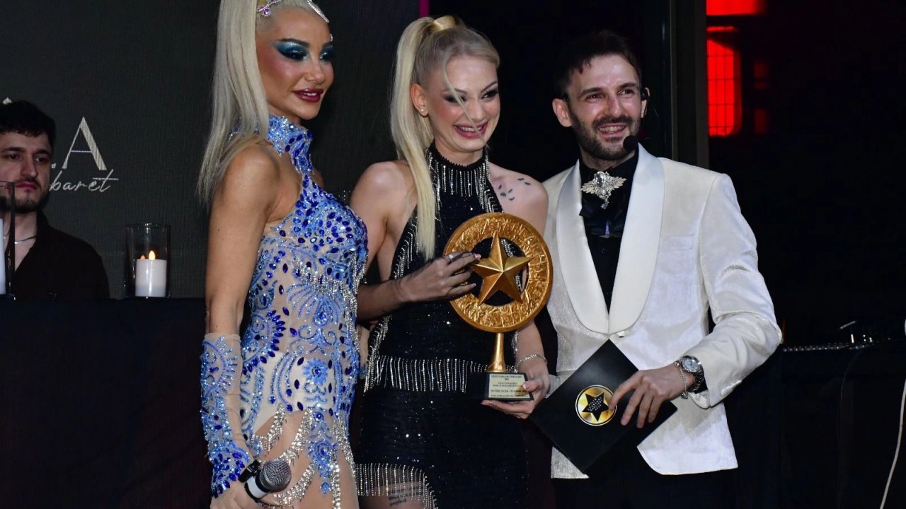 Geceye Nevide Çiçek damgası! Number One TV sunucusu ödülle taçlandı