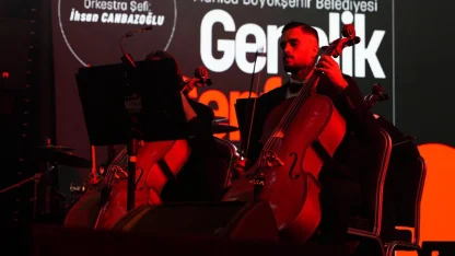Gençlik Senfoni Orkestrası Manisa’da ilk konserini verdi