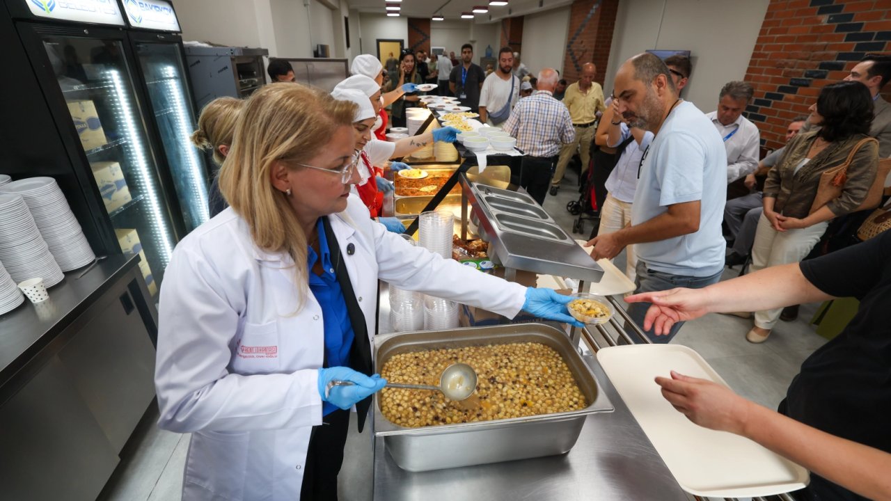 İstanbul Bakırköy sosyal dayanışmayı büyüttü