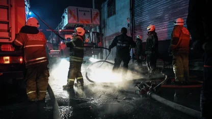 İzmir Buca’da mobilya atölyesinde yangın korkuttu