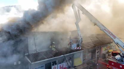 İzmir Buca'daki işyeri yangını kontrol altına alındı