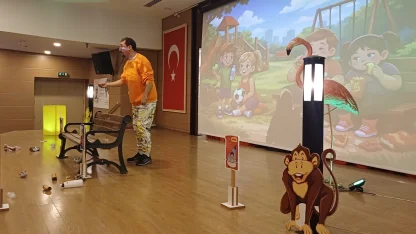 İzmir Çiğlili minikler mikroplara karşı sahneye çıktı