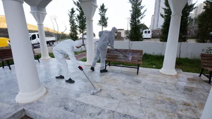 İzmir Narlıdere'de camilerde temizlik çalışması