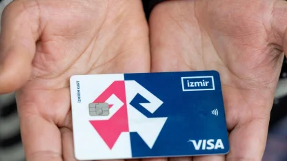 İzmir’de Anne Kart Projesi büyük ilgi görüyor