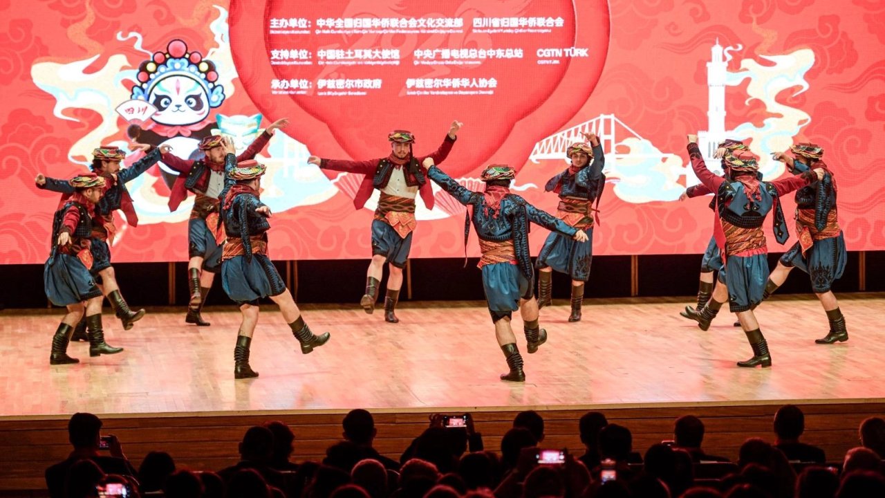 İzmir’de Çin yeni yılı coşkusu