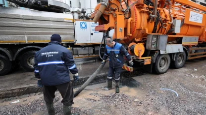 İzmir’de kuvvetli yağış: Belediye ekipleri sahada