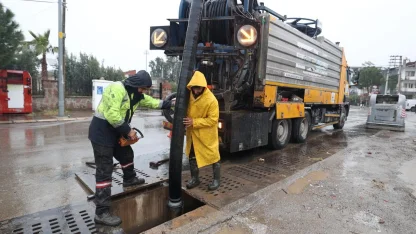 İzmir’de sağanak yağışa karşı seferberlik