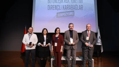 Karabağlar ’da dirençli kent hamlesi