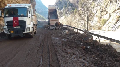 Kayseri Büyükşehir'den kar ve selle sıkı mücadele