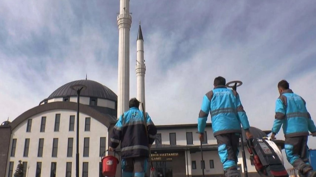 Kayseri Kocasinan'da ramazan öncesi camilerde temizlik seferberliği