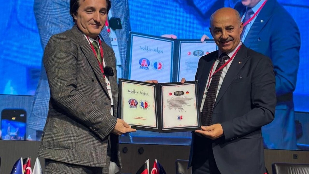 KGK Birleşik Krallık Temsilcisi Vatan Öz'e büyük onur