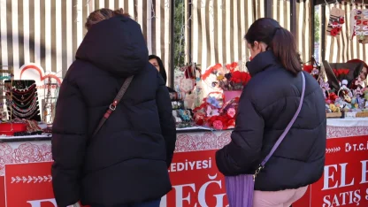 Kocaeli İzmit'te kadınların el emeği pazarı yoğun ilgi gördü