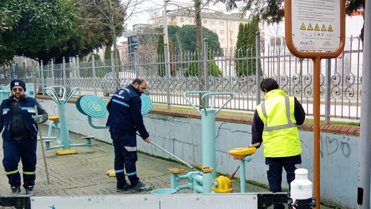 Kocaeli’de parklardaki spor aletleri yeniden kullanıma kazandırılıyor