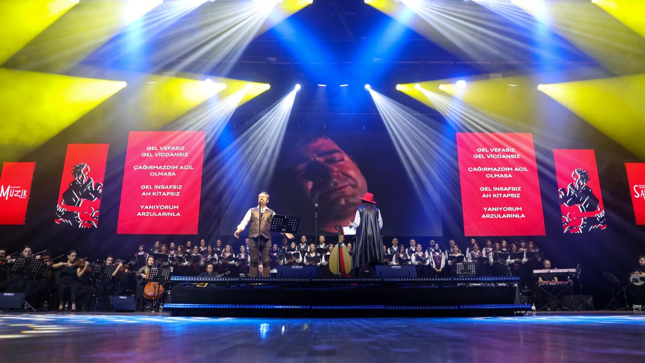 Konya Kayahan şarkılarıyla coştu