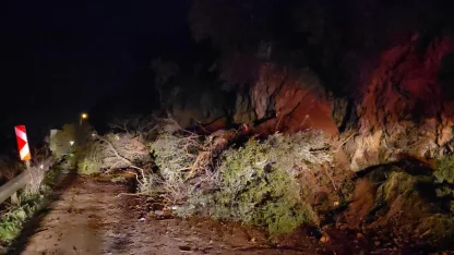 Mudanya-Kurşunlu yolunda geceyarısı heyelan! Yol ulaşıma kapandı