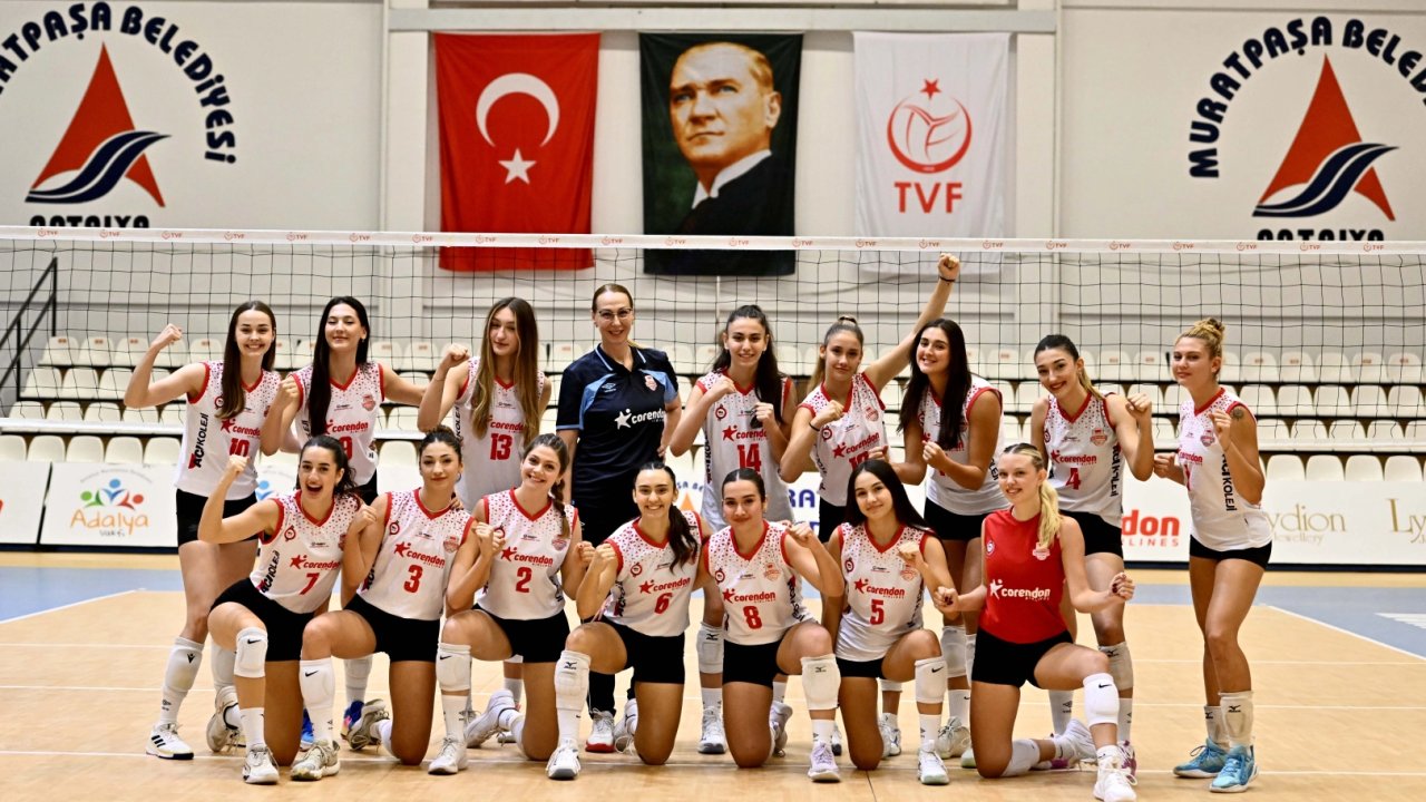 Muratpaşa'nın Sultanları çıkışını sürdürüyor