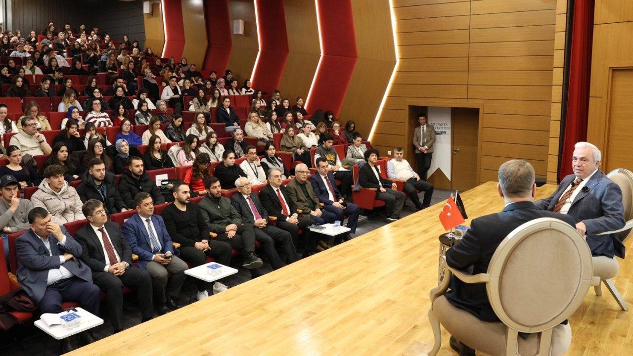 Nilüfer Belediye Başkanı Şadi Özdemir gençlerle buluştu