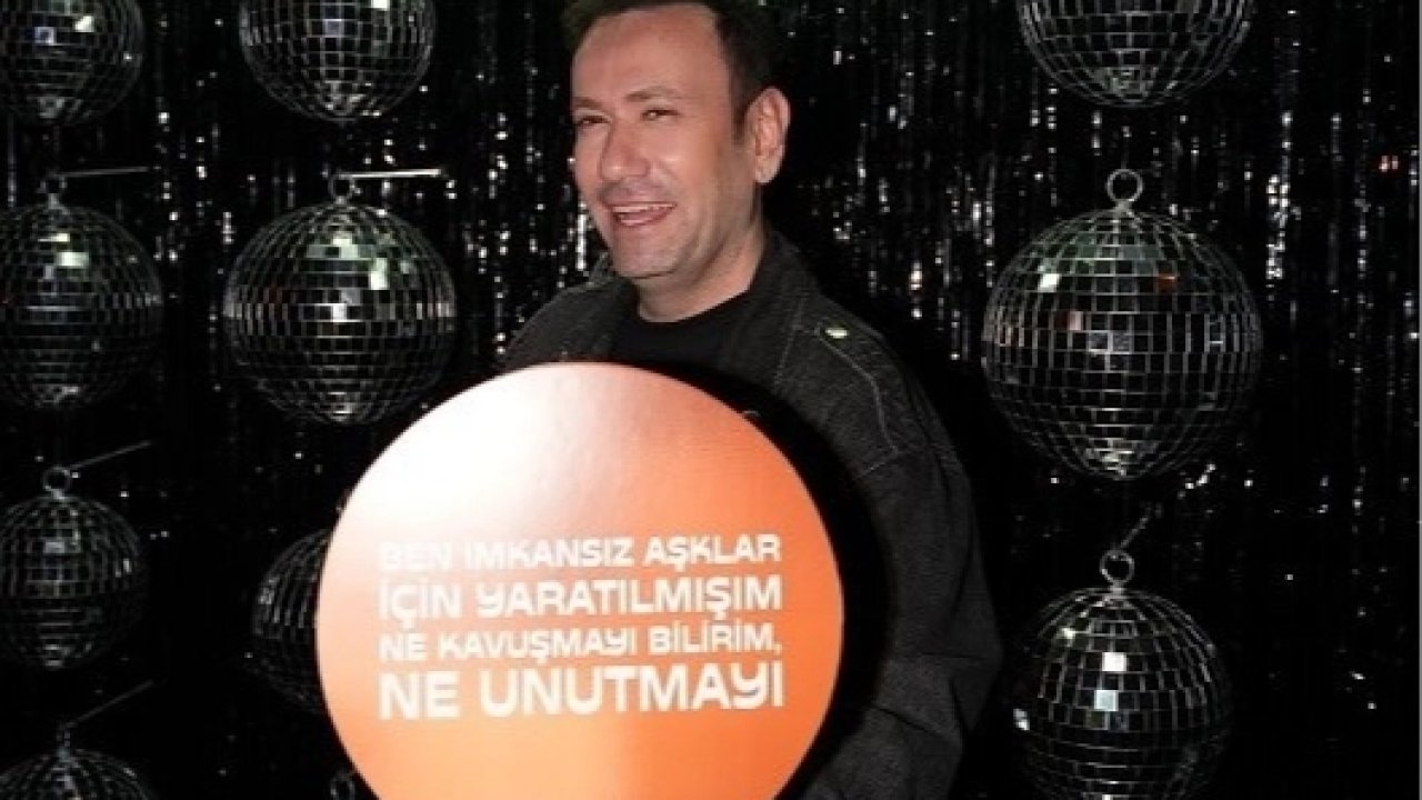 Özgür Aras yeni yaşını ünlülerle kutladı