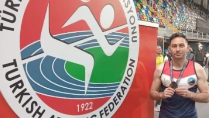 Polis memuru Gökhan Uluman'dan atletizmde üç altın madalya