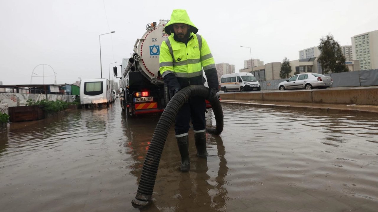 Sağanak yağışta İzmir teyakkuzda