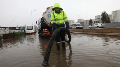 Sağanak yağışta İzmir teyakkuzda