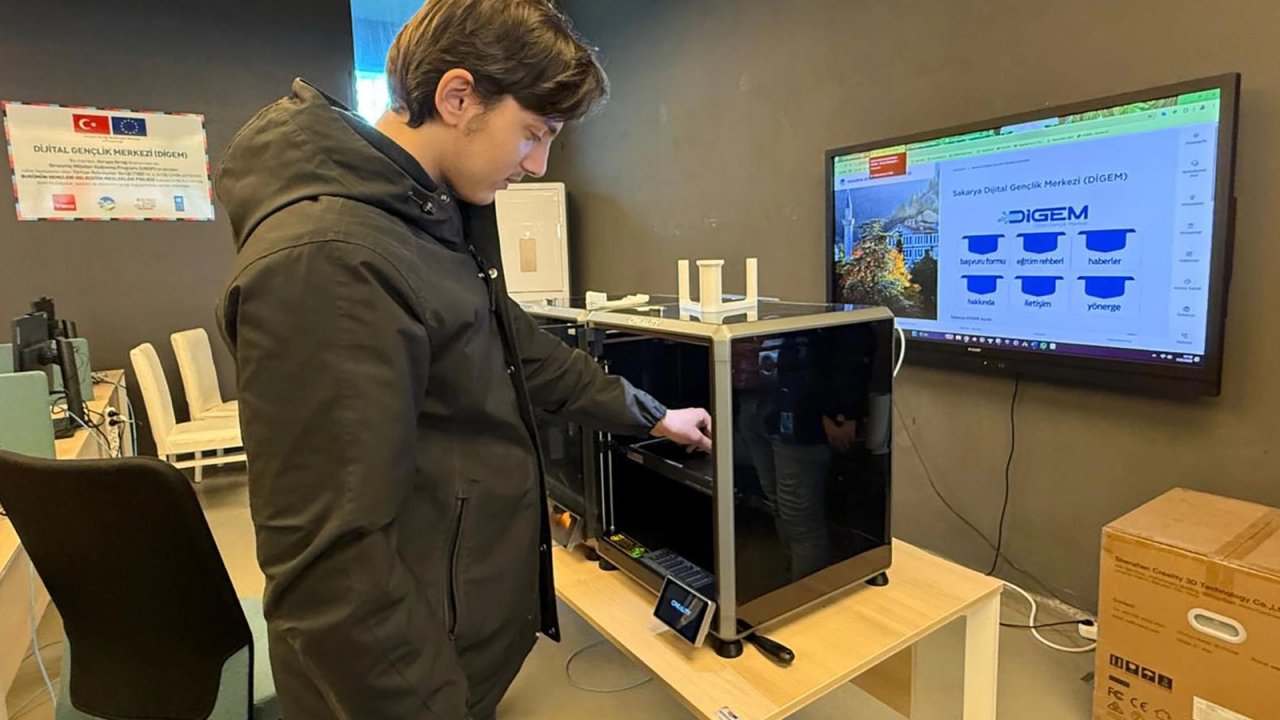 Sakaryalı gençler DİGEM'de teknolojiyle buluştu